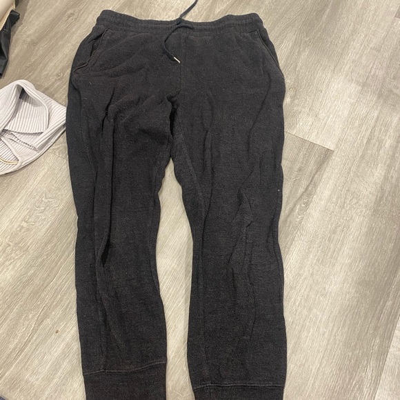 Aritzia joggers - Picture 2 of 2